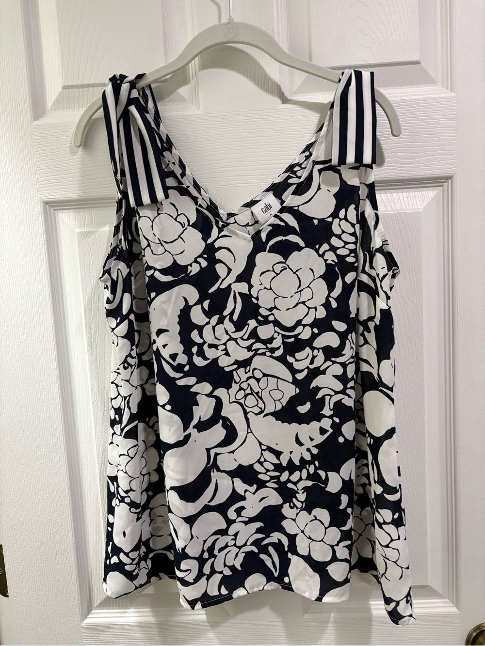 Cabi Navy and white sleeveless top - Picture 2 of 4